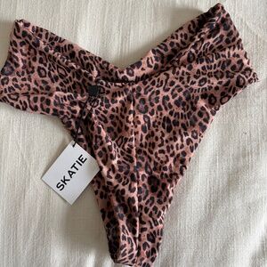 NWT - Skatie Bikini (top & bottom)